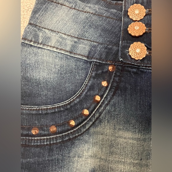 Studded Jean Shorts Size S/M - Picture 3 of 8